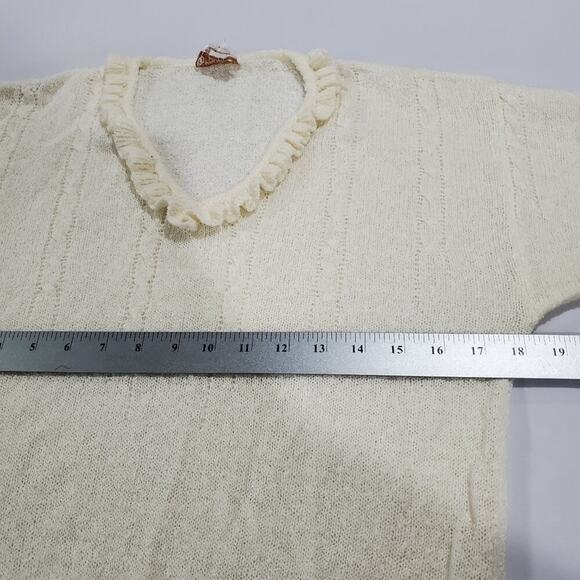 Vintage Sweater Womens Medium 70s Cream Ruffles Cottage Coquette Preppy Neutral - Picture 4 of 8
